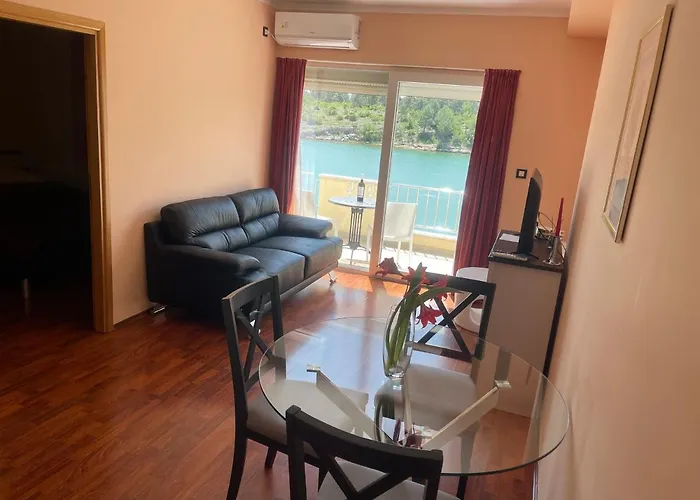 Apartments Duje Ribnica