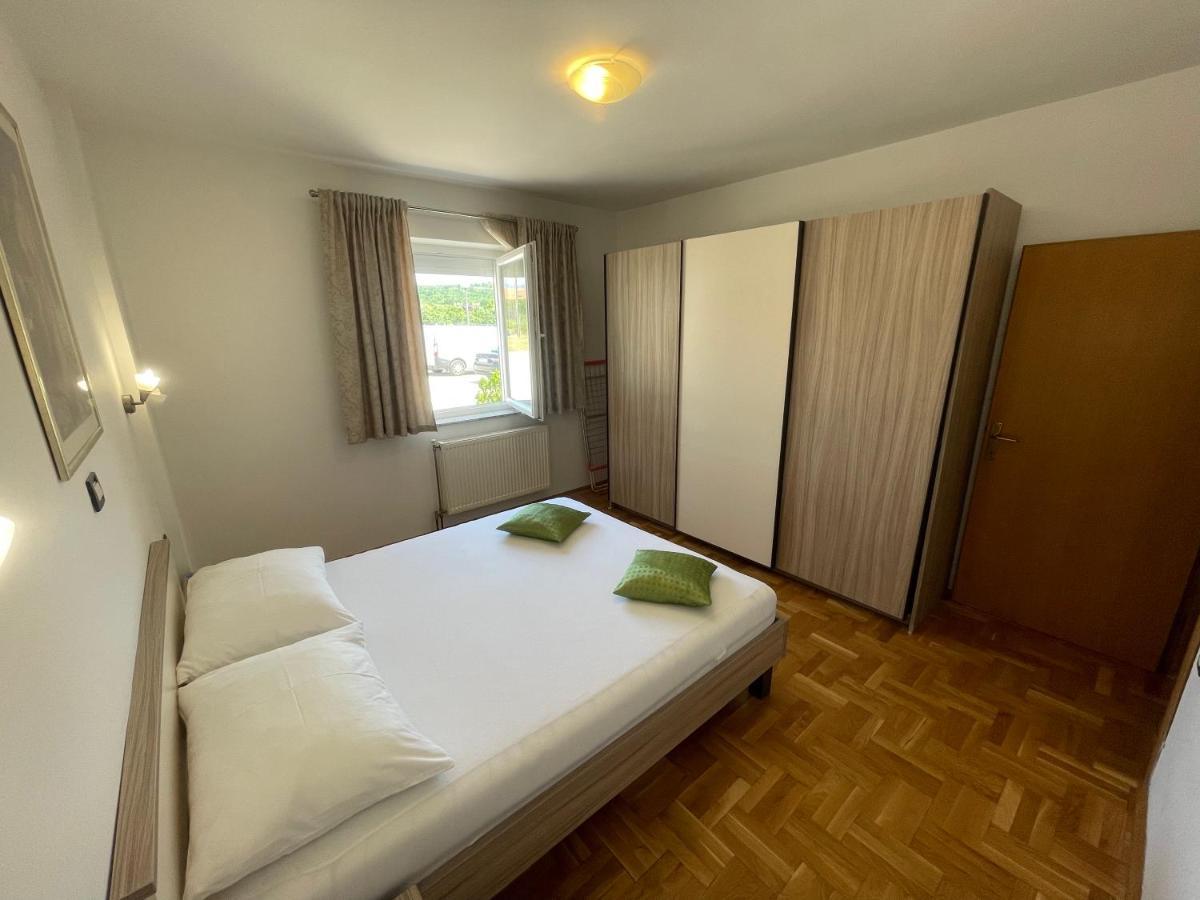 Duje Ribnica Apartment